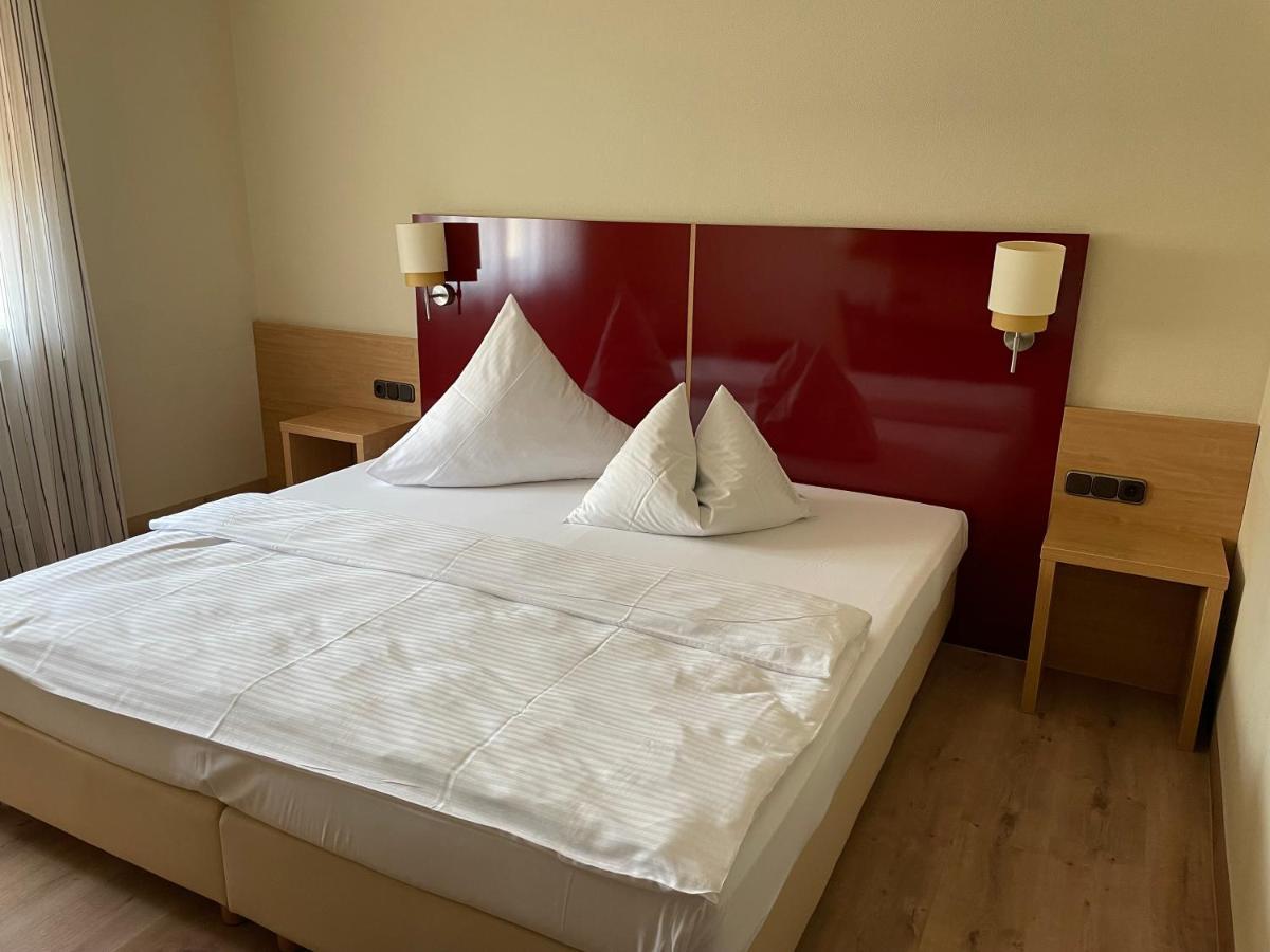 Hotel Paffhausen Wirges Bagian luar foto