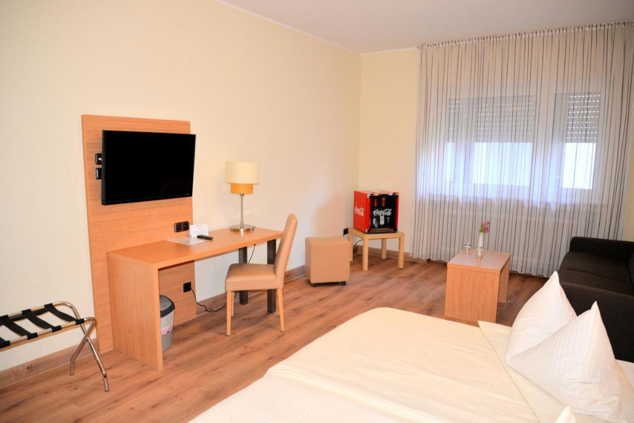 Hotel Paffhausen Wirges Bagian luar foto