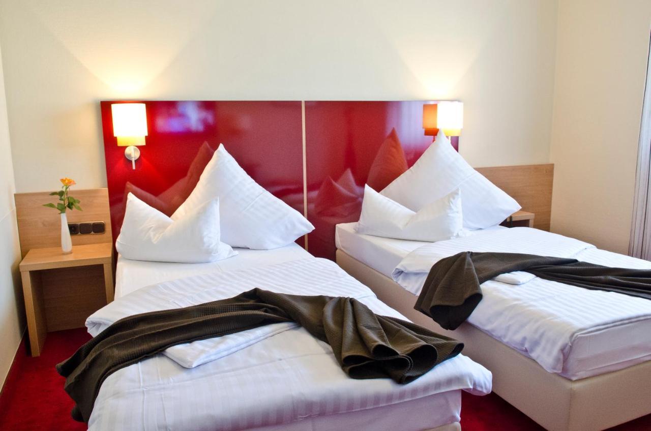 Hotel Paffhausen Wirges Bagian luar foto
